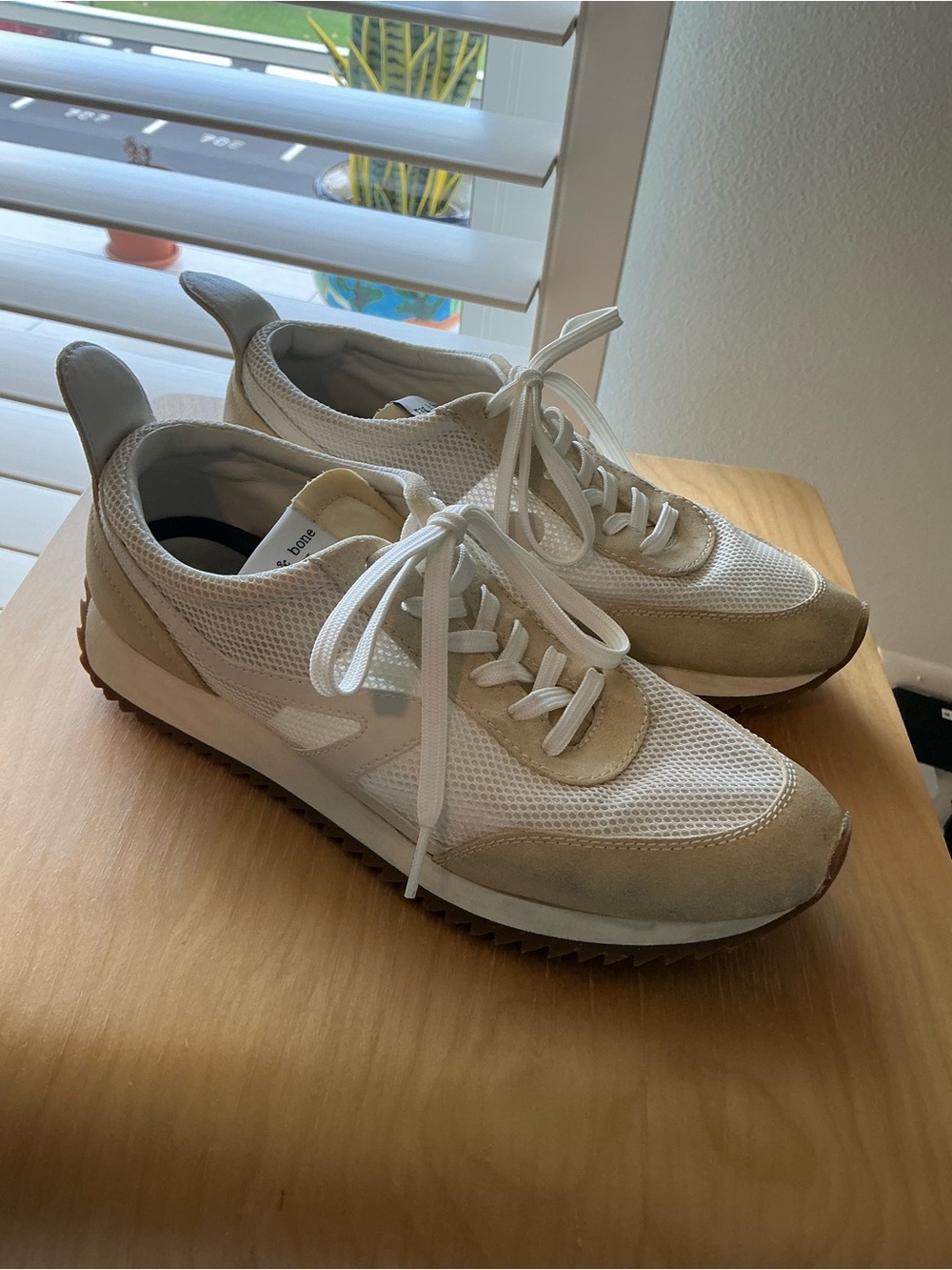 rag & bone Retro Runner Sneakers Nice! Size 9.5  39.5